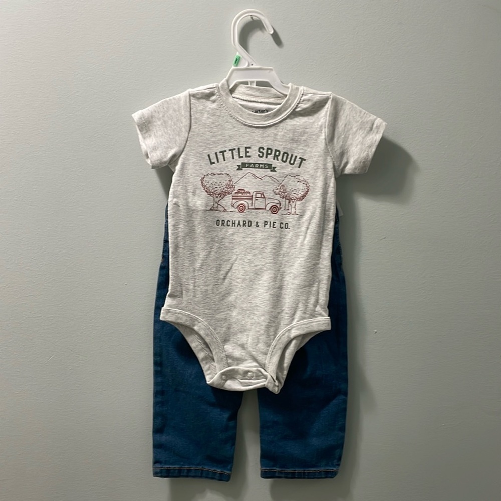 NWT 18 Months 2 Piece Set T-shirt Onsie and Jeans by Carter’s. Fall